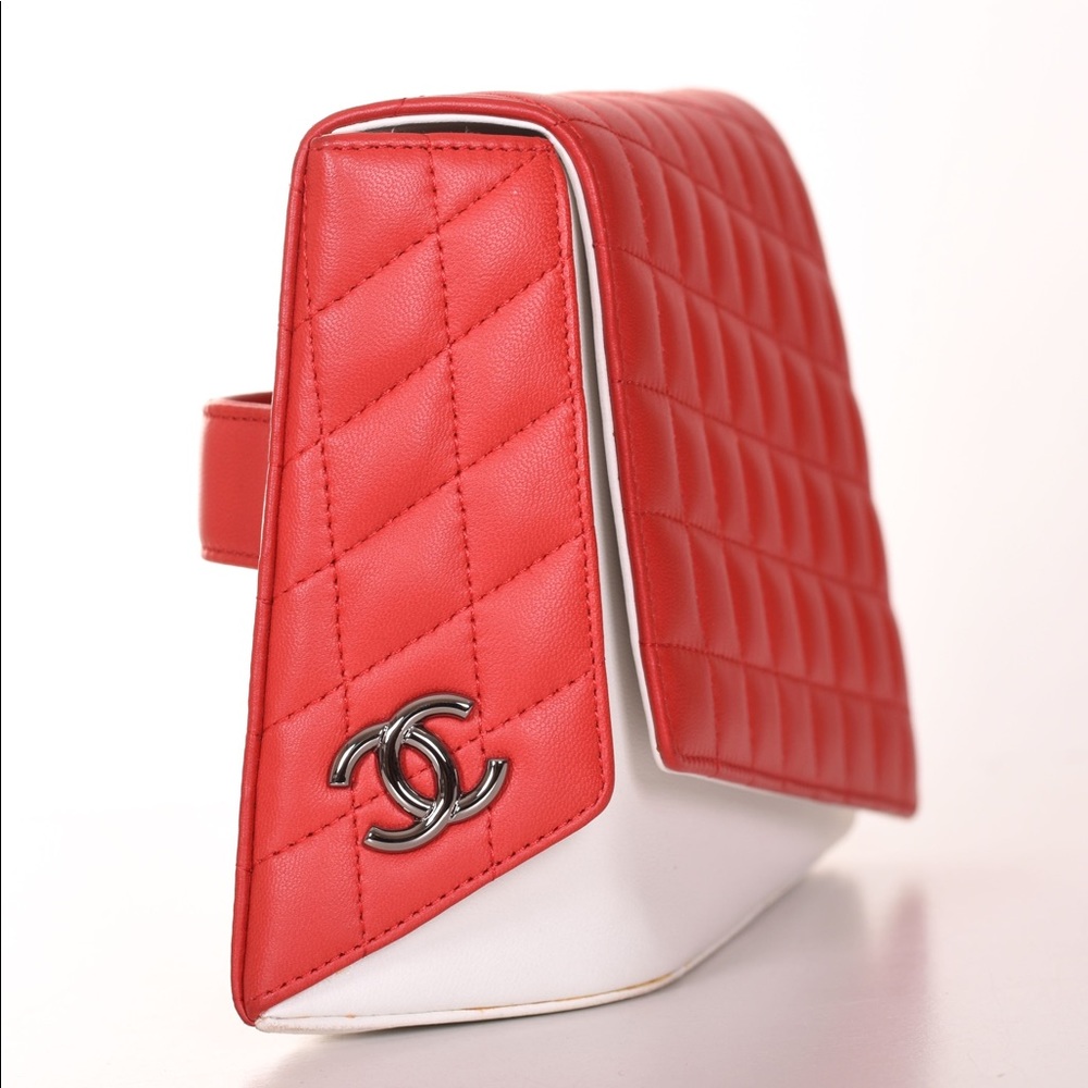 CHANEL Fresh Air Red & White Quilted Clutch Purse - Picture 3 of 8